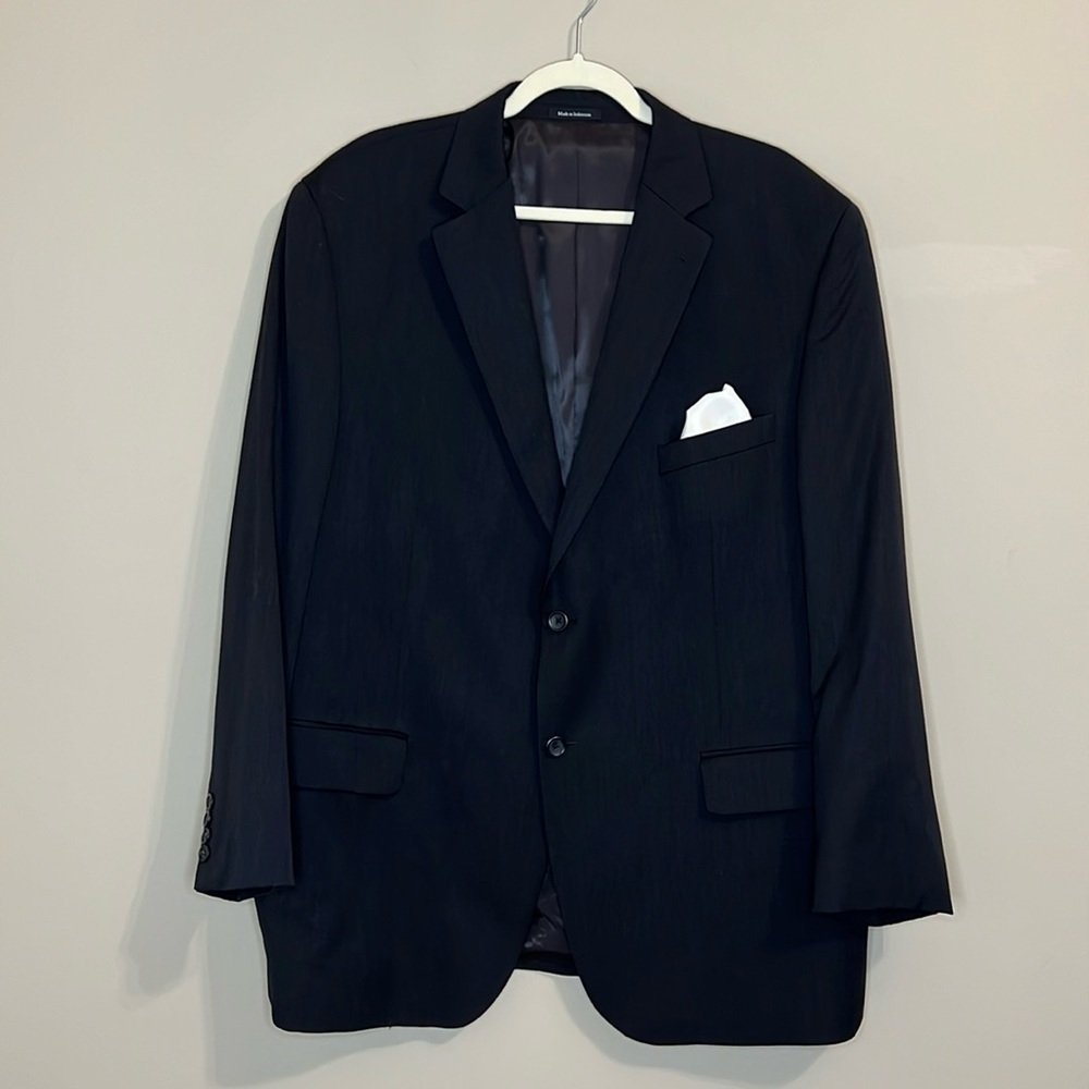 Pronto Uomo Men’s Dark Navy Suit with pocket Square CLASSY!